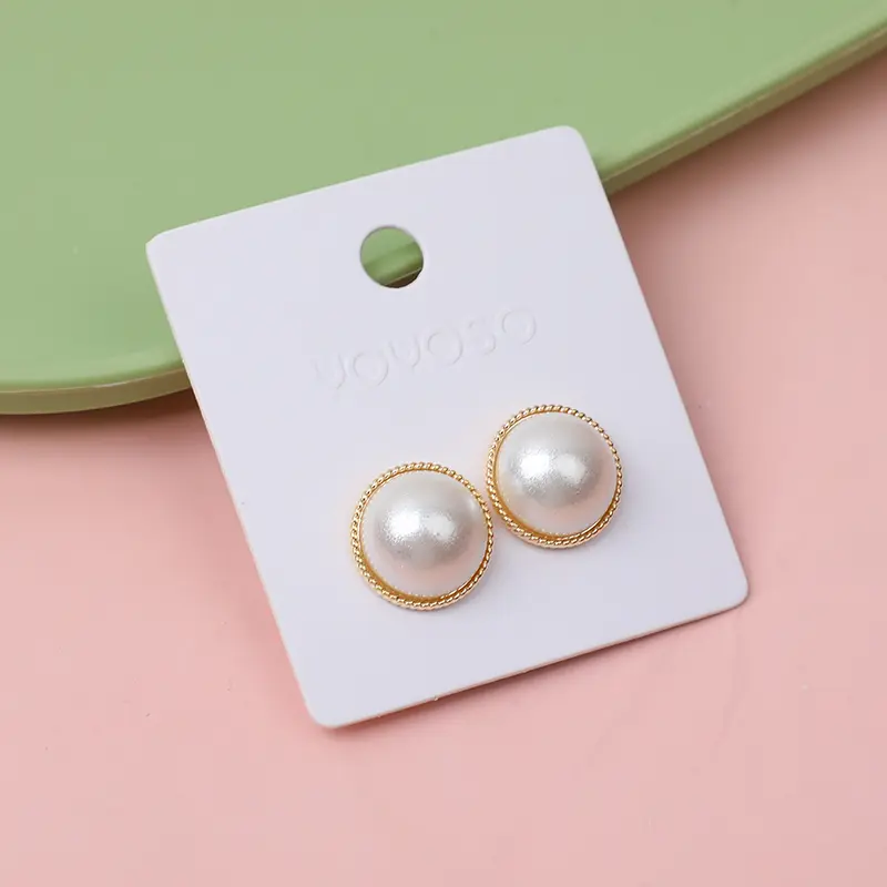 Graceful pearl earrings
