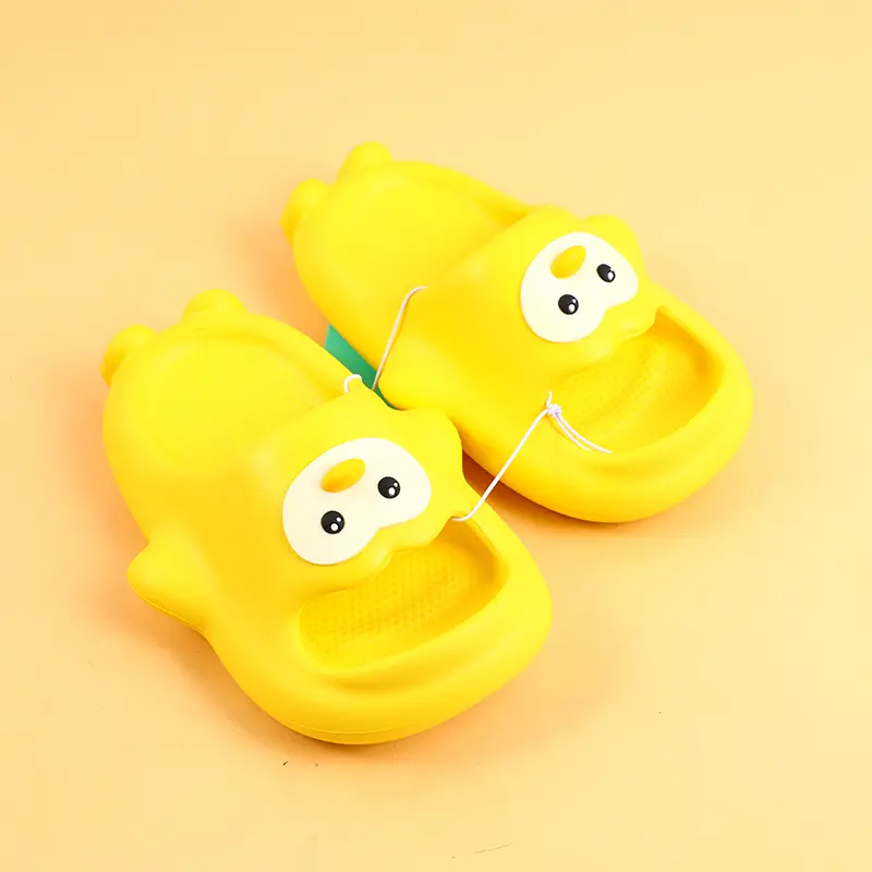 Little penguin children's slippers with 