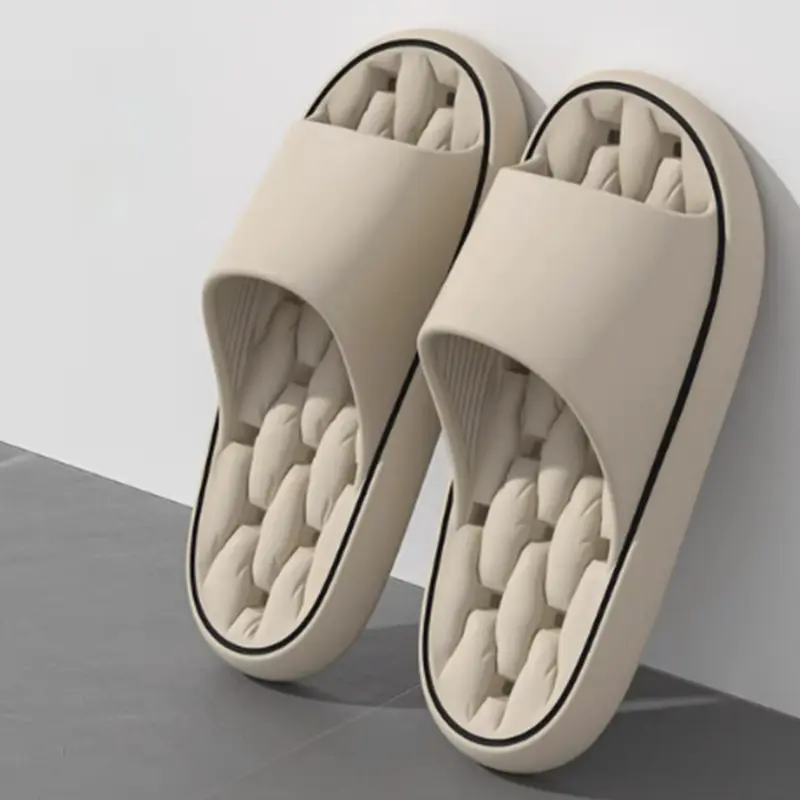 Men's bathroom slippers with black edge 