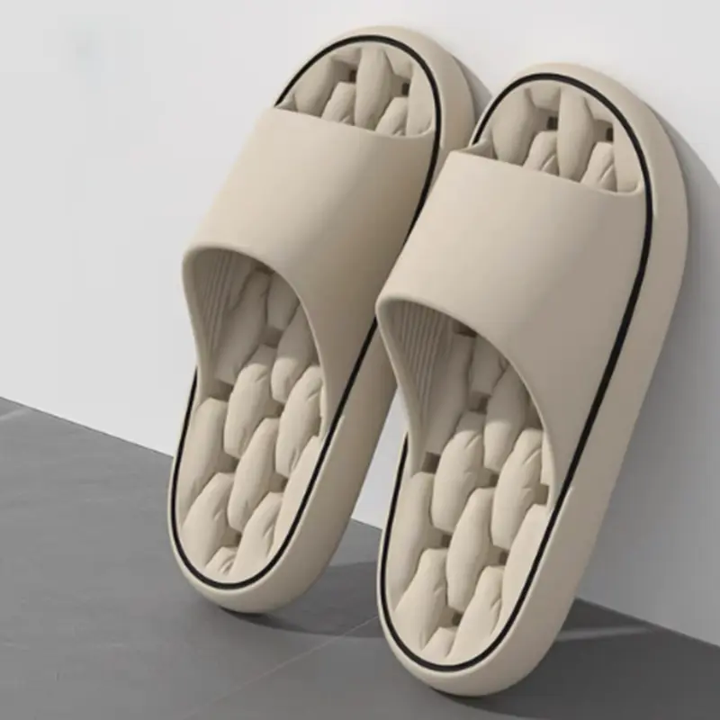 Men's bathroom slippers with black edge 