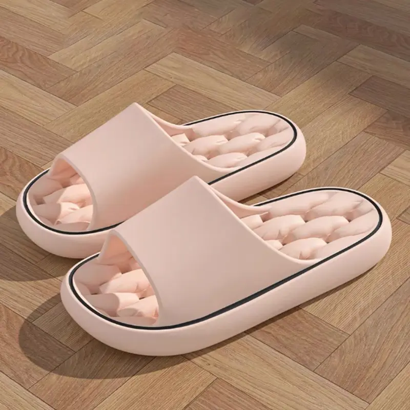 Women's bathroom slippers with black edg