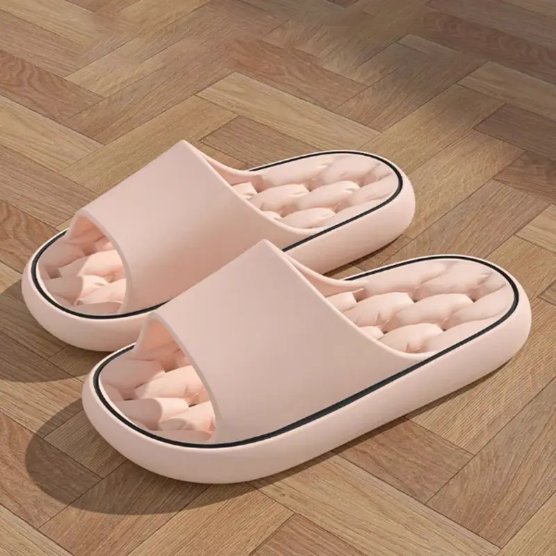 Women's bathroom slippers with black edg