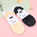 Rhombus pattern butterfly deep-cut lace 