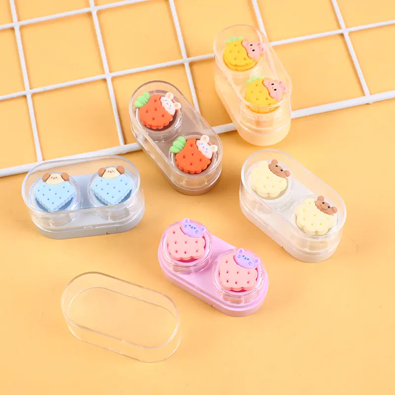Animal biscuit contact lens case