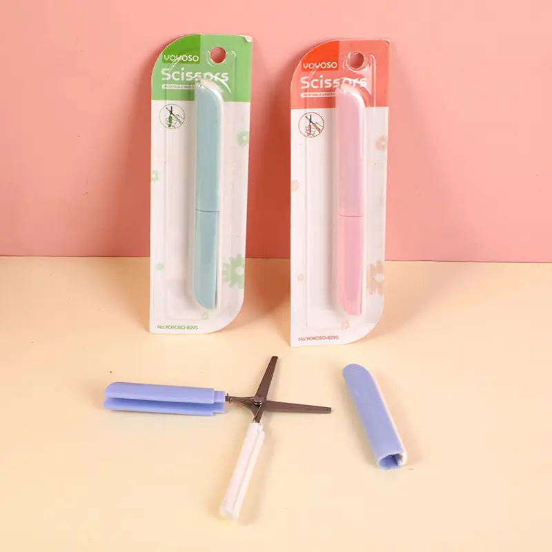 Portable pen-shaped scissors