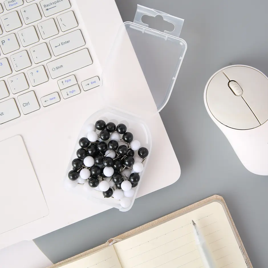 Boxed 9MM black and white ball studs - 6